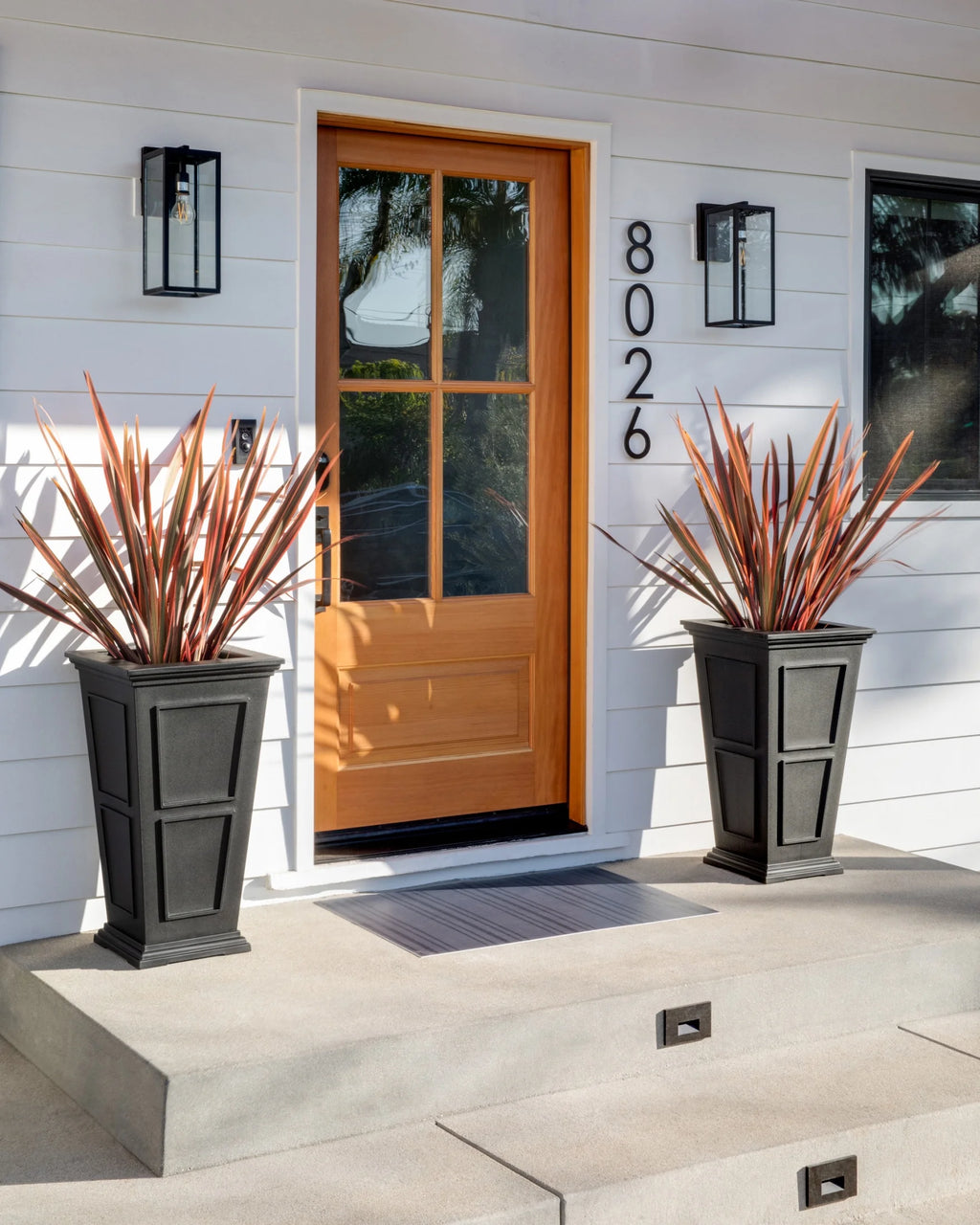 Black 28" Plastic Planter U656