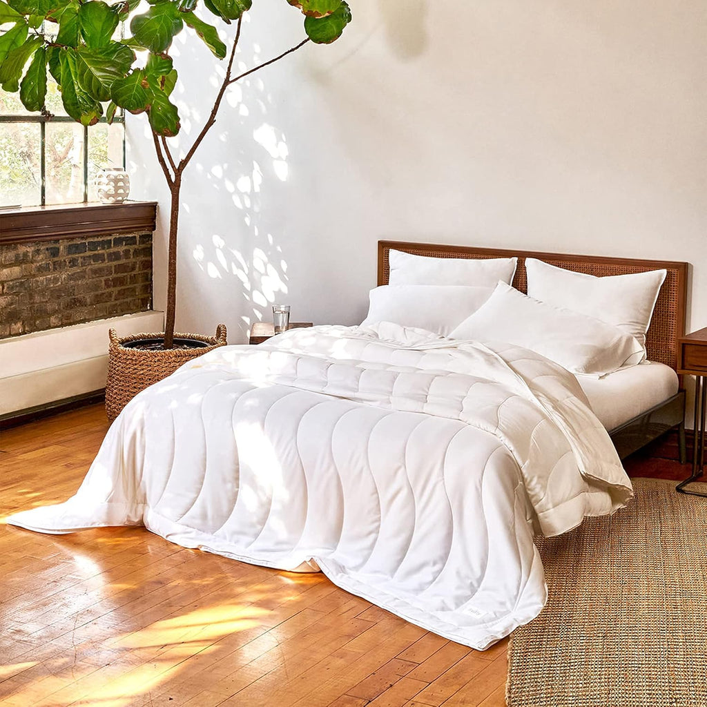 White Lightweight Eucalyptus Lyocell Comforter with Corner Tabs (Twin/Twin XL) L717544