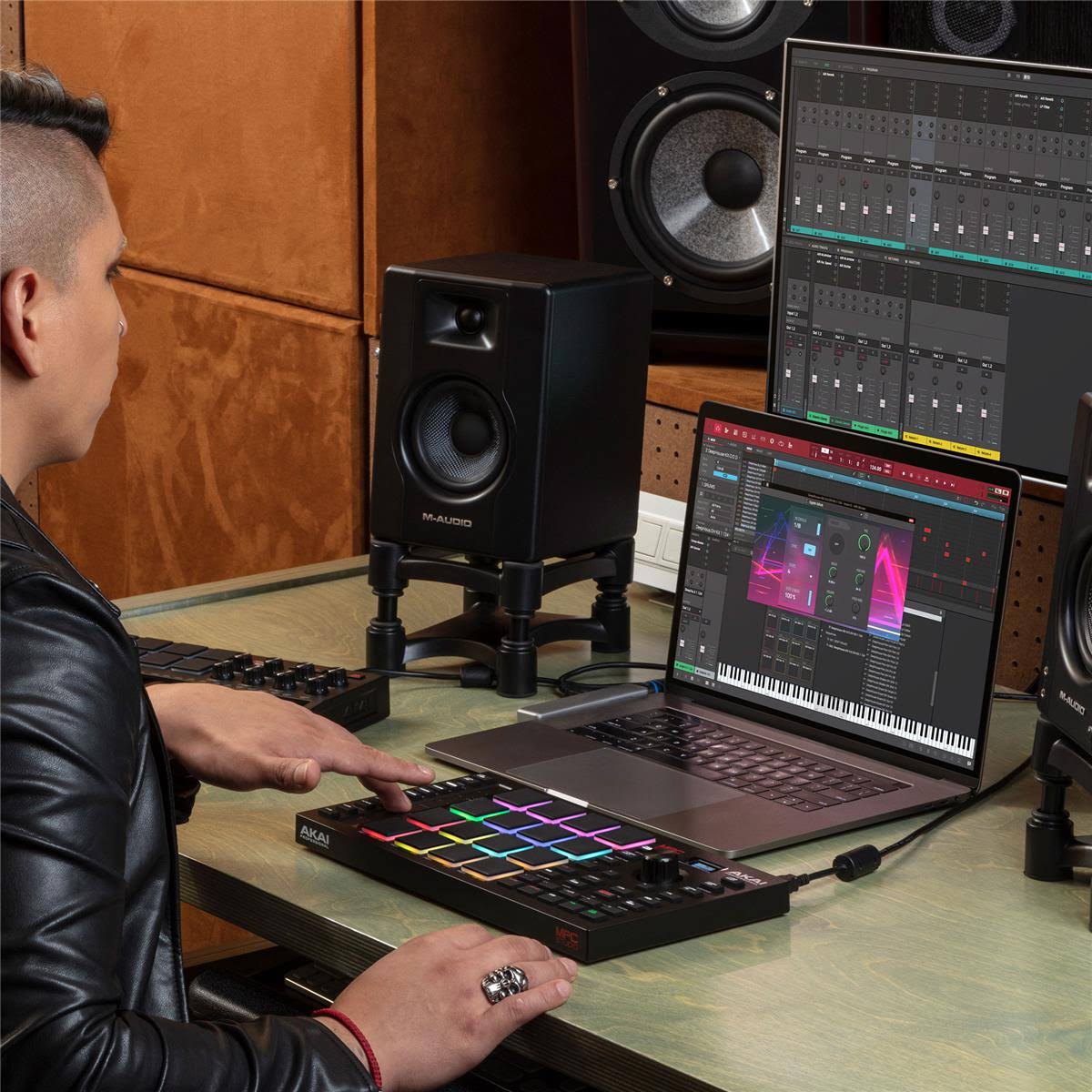 MPC Studio 2 Music Production Controller K907921