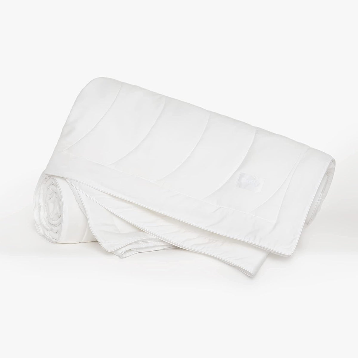 White Lightweight Eucalyptus Lyocell Comforter with Corner Tabs (Twin/Twin XL) L717544