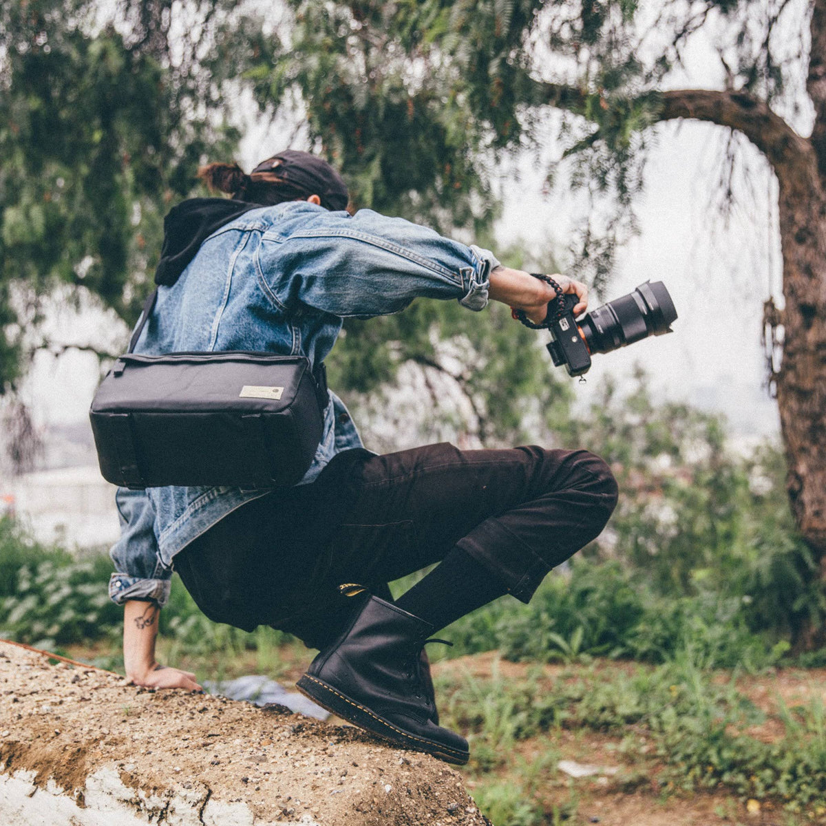 Black DSLR Camera Bag I8705