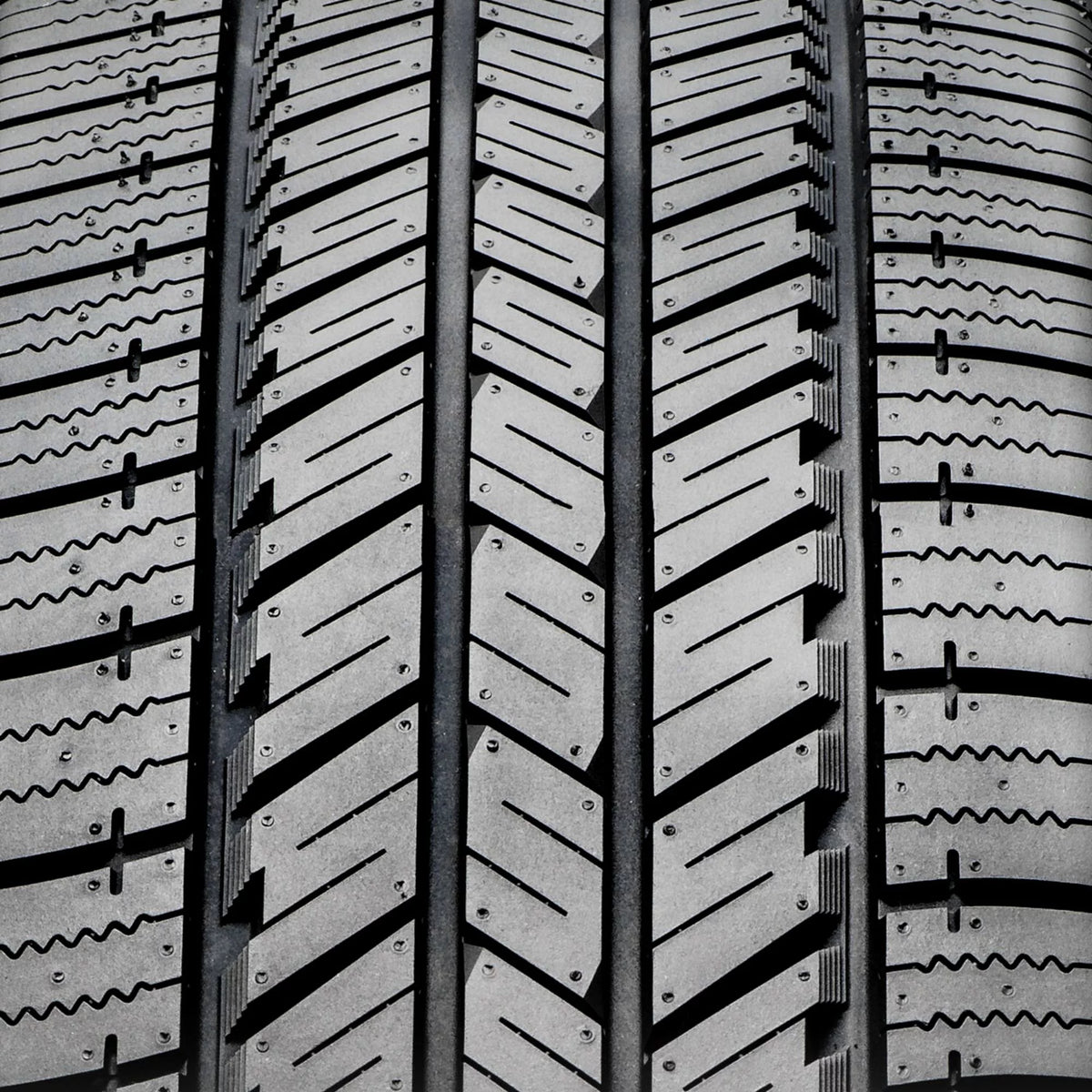 All Season 235/70R16 106T Light Truck Tire J9381