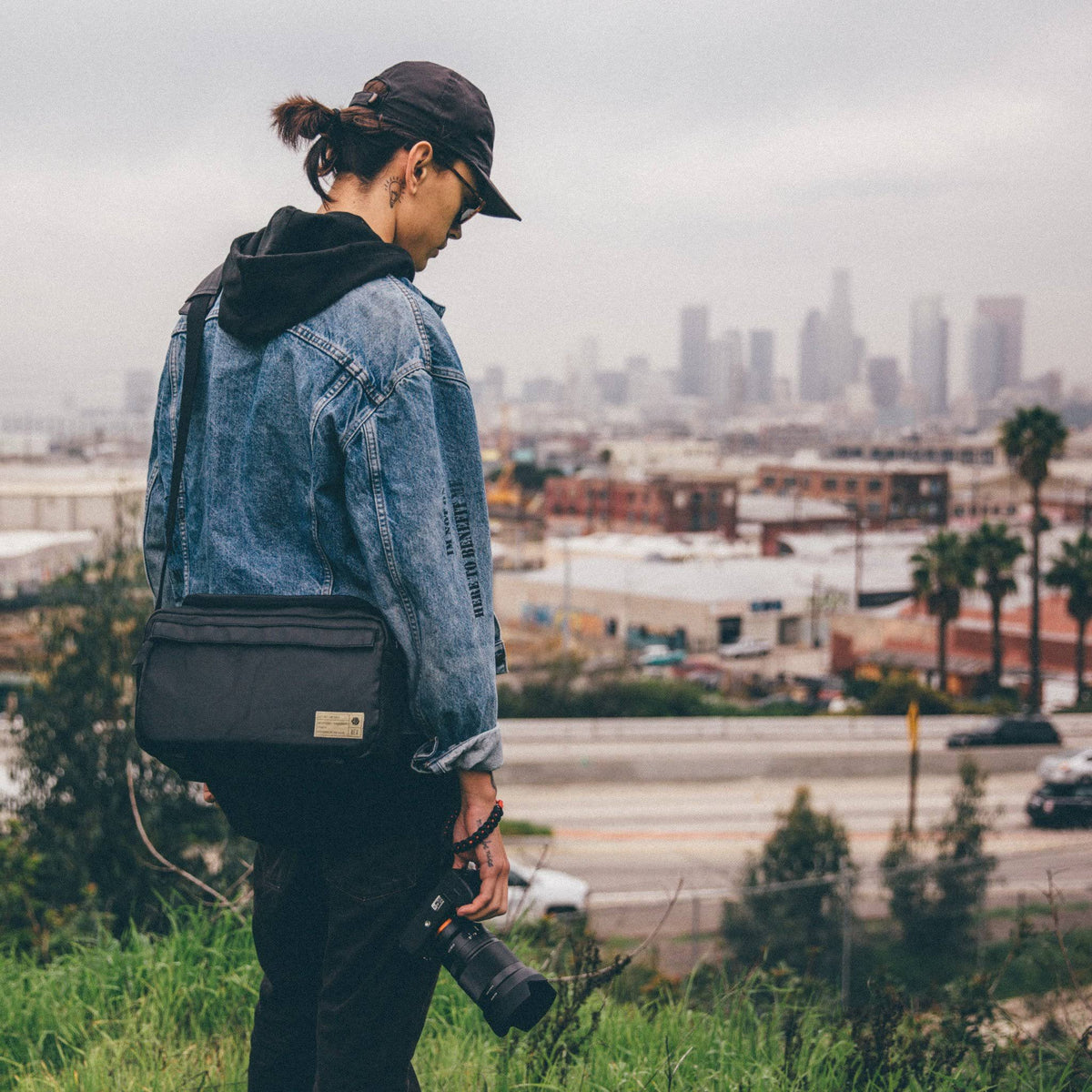 Black DSLR Camera Bag I8705