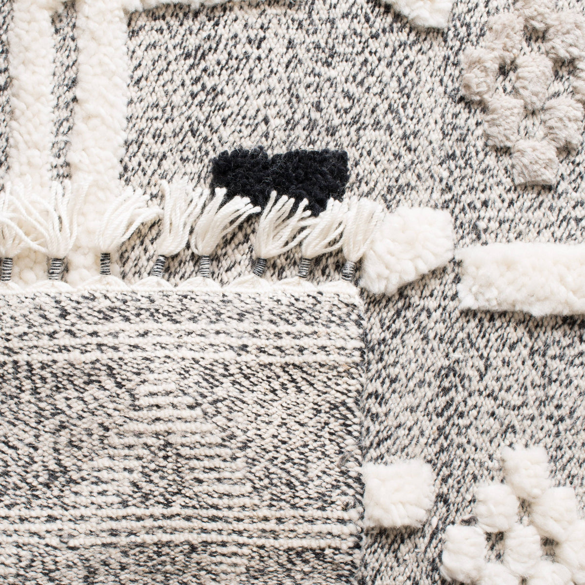 Ivory and Black Runner S8529